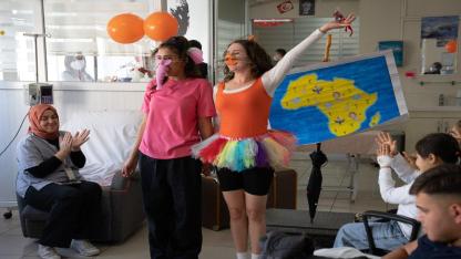 İzmir Şehir Tiyatroları’nın “Sanat İyileştirir” projesi sürüyor