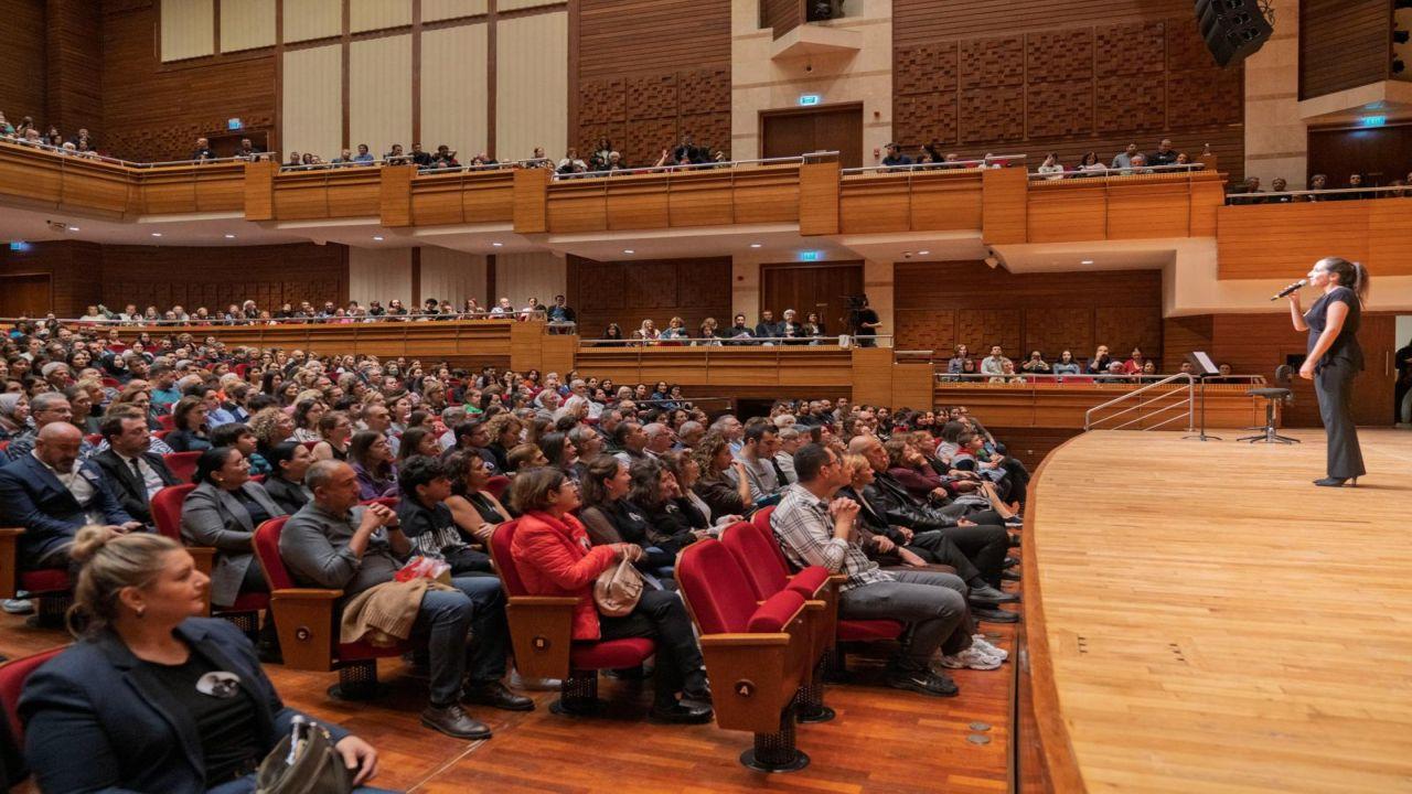 İzmir’de Ata’ya özlem notalarla yankılandı