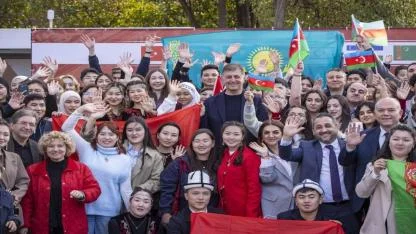 Başkan Tugay Dünya Türk Dili Ailesi Günü’nü öğrencilerle birlikte kutladı