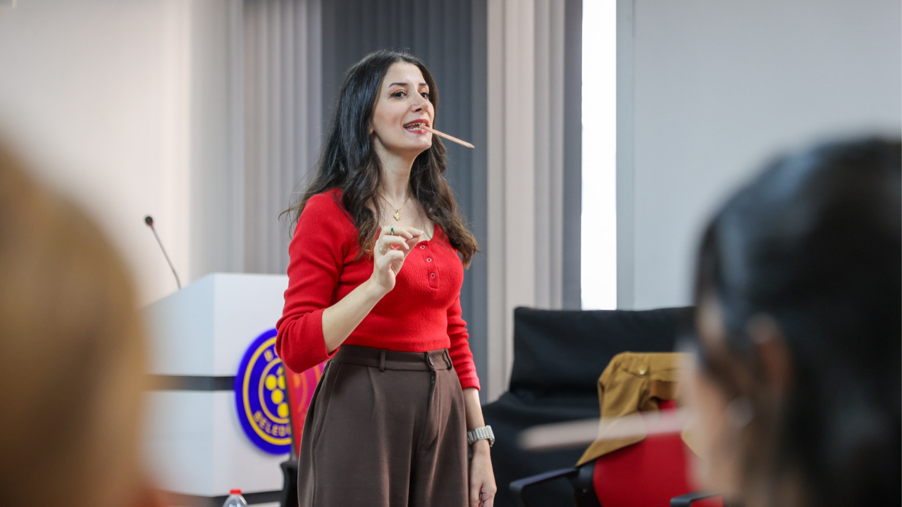 Buca Belediyesi’nden diksiyon ve sunuculuk kursu