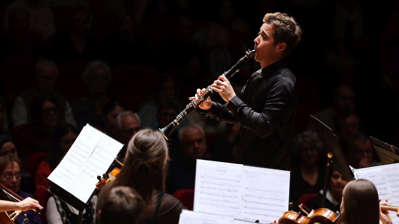 İzmir Oda Orkestrası dünyaca ünlü klarnetçi Barragán ile sahne aldı