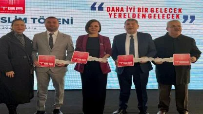 Karabağlar Belediyesi’ne Yeni İş Makinesi Desteği