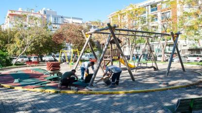 Karşıyaka’nın parkları tek tek yenileniyor