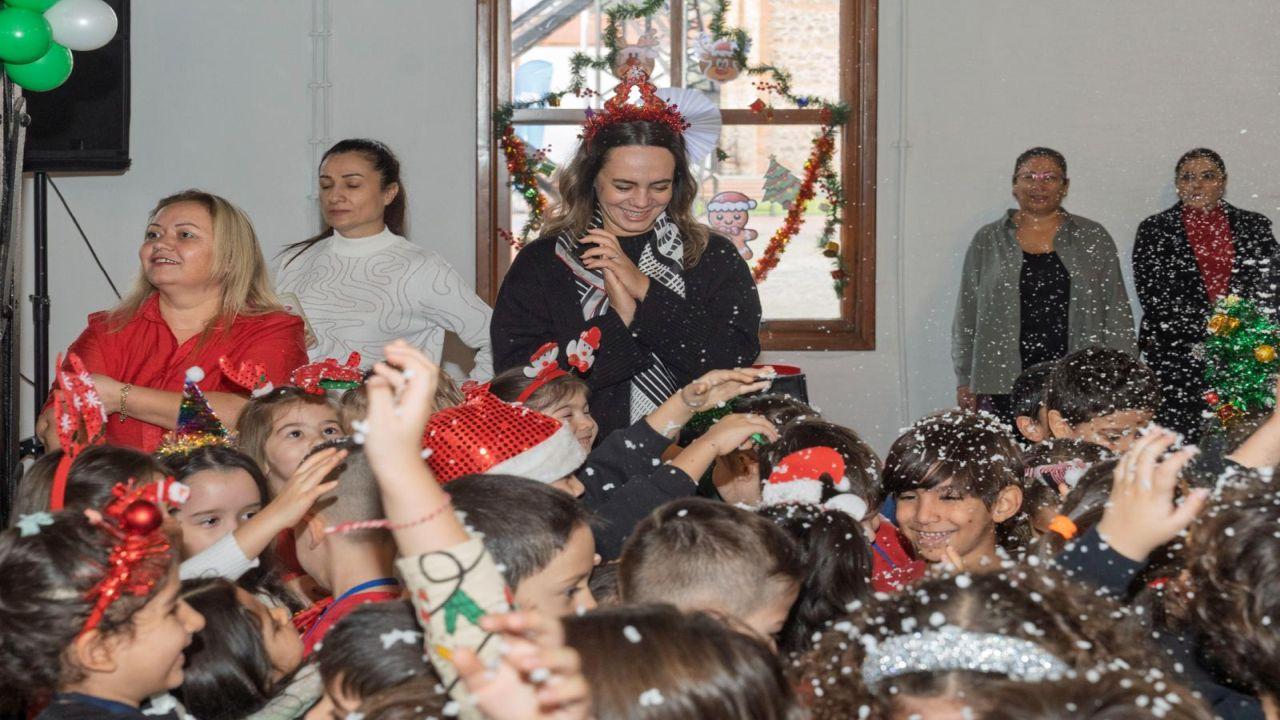 Yuvamız İzmirli çocuklara yeni yıl sürprizi