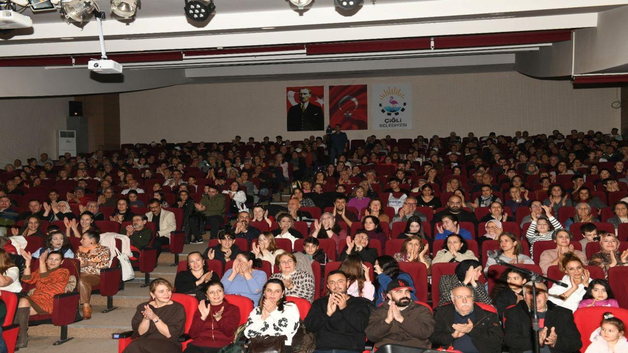 Çiğli’de Türkü Rüzgarı: “Sazımız Elimizde, Türküler Dilimizde”