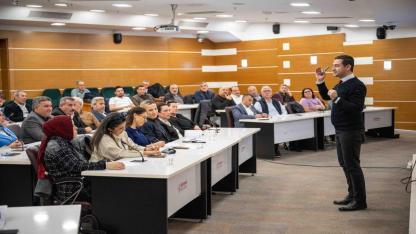 İzmirli muhtarlar Bornova Muhtarlar Akademisi’nde buluştu