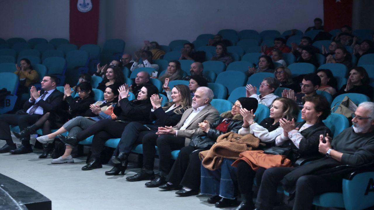 Konak’ta Nazım’a unutulmaz anma