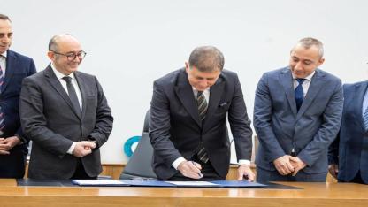 Başkan Tugay’dan tarihi imza