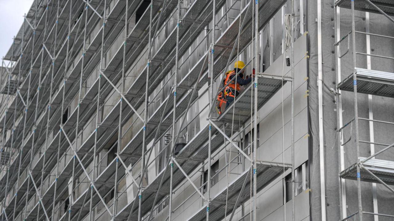 Eşrefpaşa Hastanesi’nin yeni binasında sona doğru