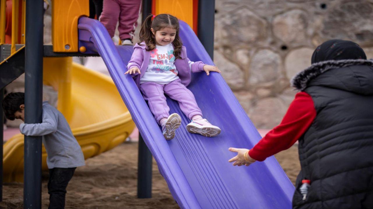 İzmir çocuğu merkeze koydu, Türkiye’ye örnek oldu