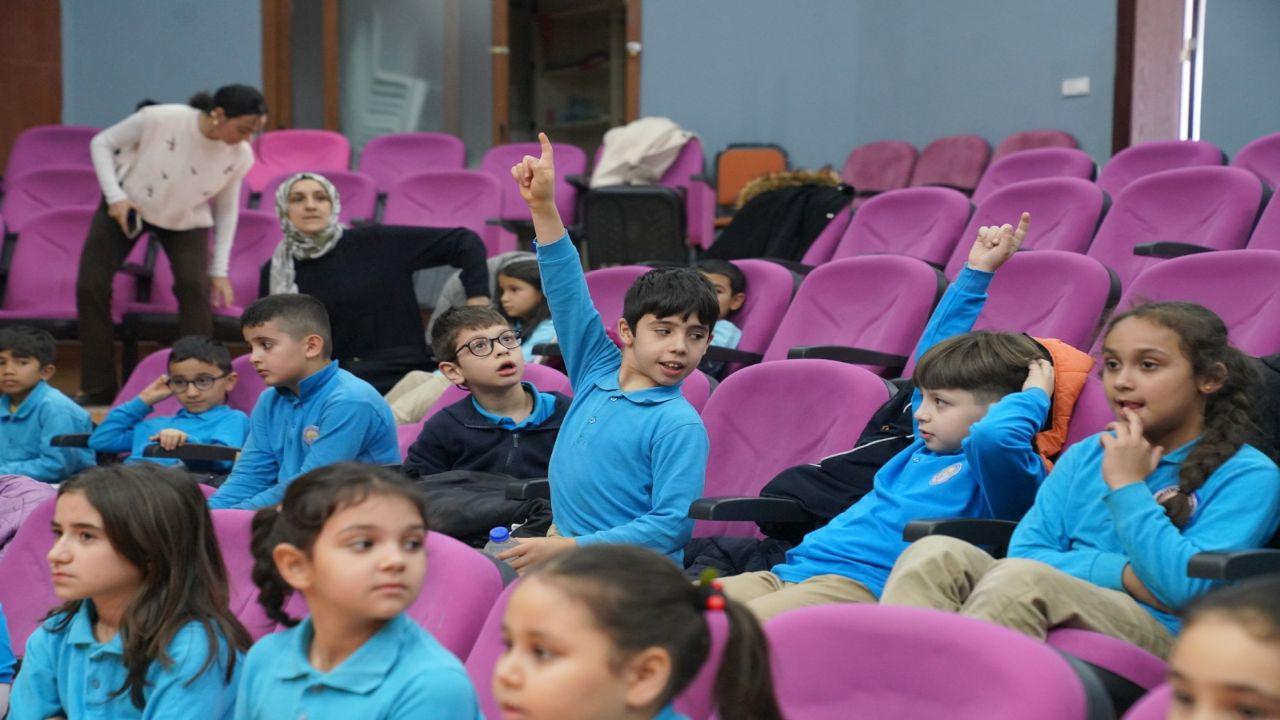 Seferihisar Belediye Başkanı Minik Öğrencilerle Buluştu