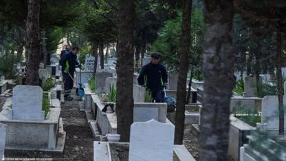 İzmir’de mezarlıklar Ramazan Bayramı’na hazırlanıyor