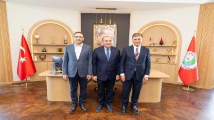 Başkan Tugay teşekkür turuna Balçova’da devam etti