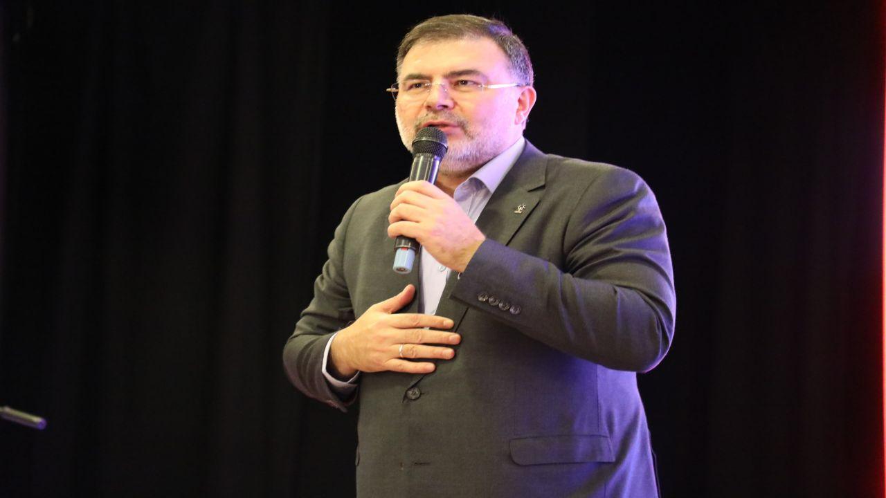 "Propaganda yöntemleri okumaktan İzmir’le ilgilenemeyenler..."