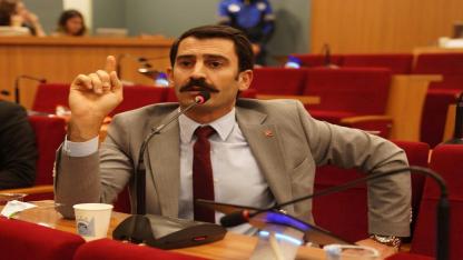"Beceriksizliğini örtmek için bildiği tek yol bu!"