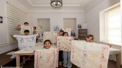 100 yıllık kalıplar yeniden iz bırakıyor