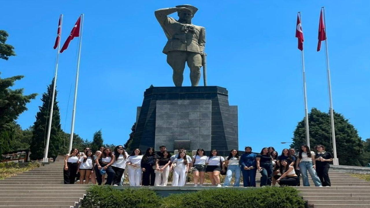 Bin liseli genç müzelerle tanıştı