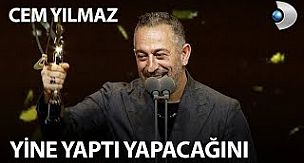 Cem Yılmaz Pantene Altın Kelebek sahnesinde yine yaptı yapacağını!